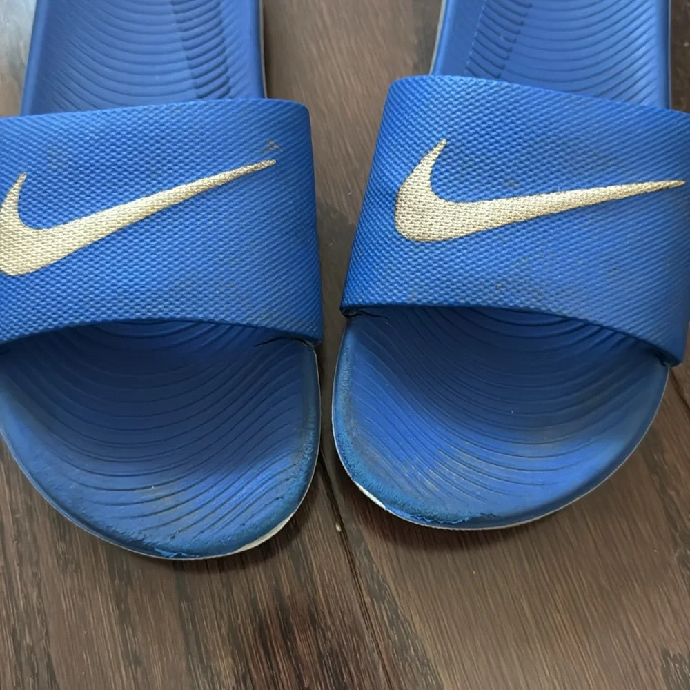 Nike slides. Blue 6Y - Picture 3 of 3